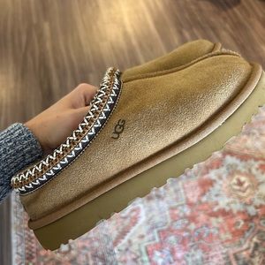 UGG Tasman Slippers - Women’s size 8